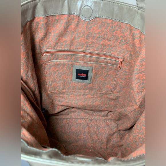 HOBO International Tan Leather Satchel Bucket Handbag tote - Picture 3 of 6